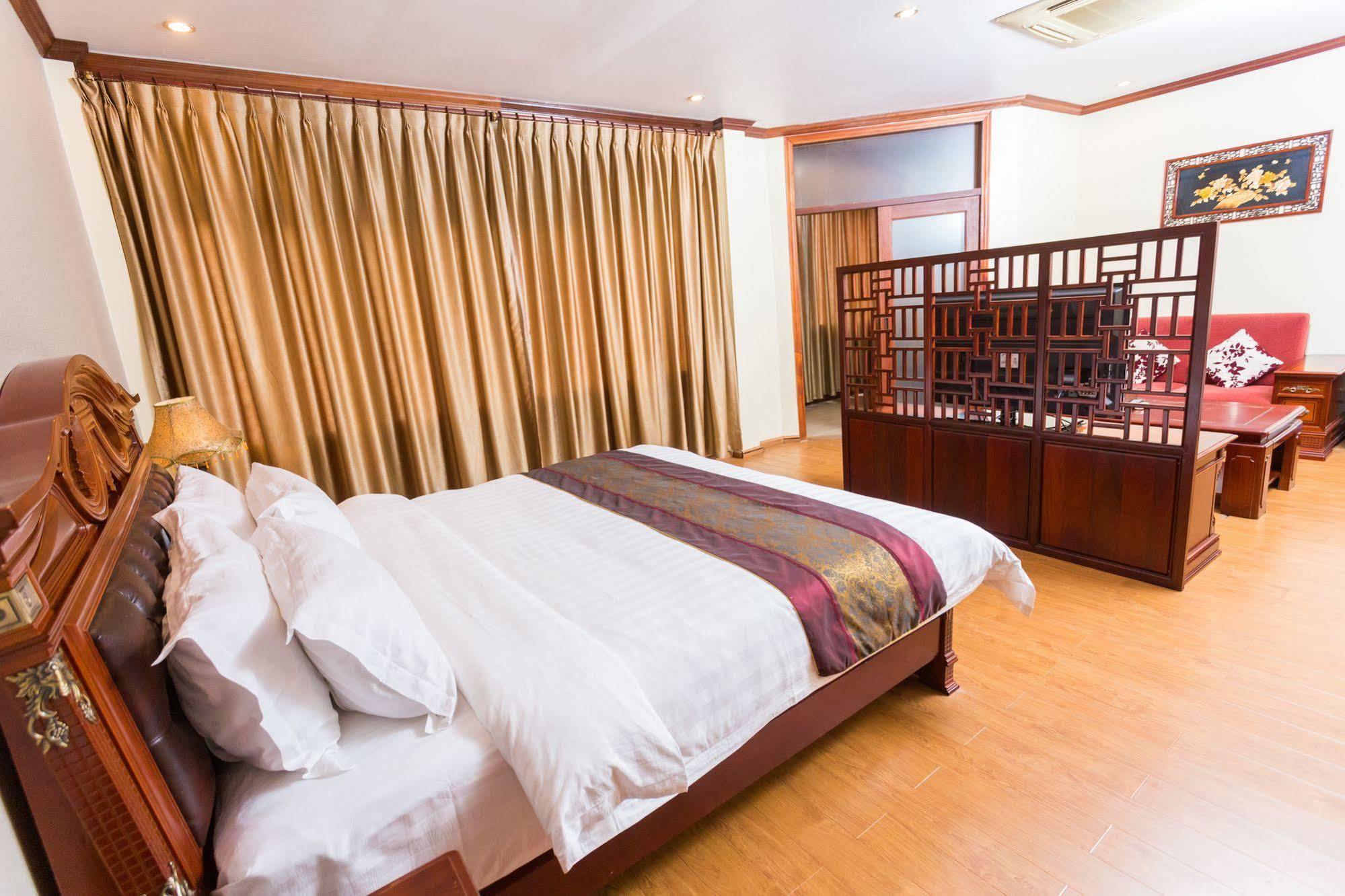 Mekong Hotel Vientiane Exterior foto